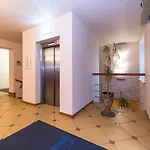 Kolonna Brigita מלון