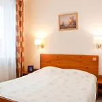 Kolonna Brigita מלון 3*
