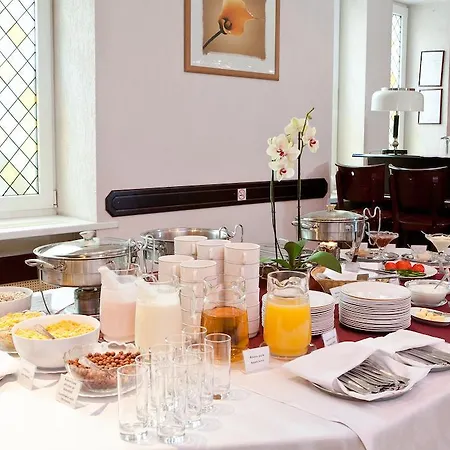 Hotel Kolonna Brigita 3*